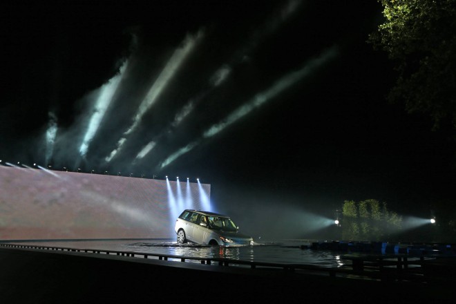 2013 Land Rover Range Rover Wallpapers