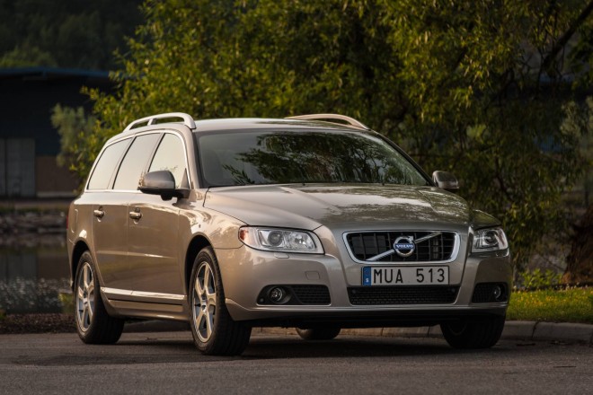 2013 Volvo V70 Wallpapers