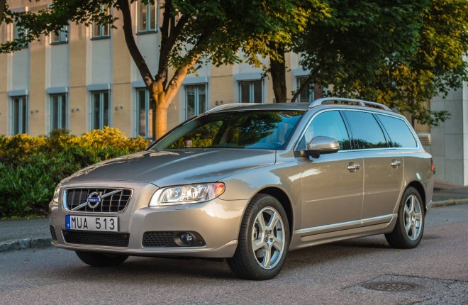 2013 Volvo V70 Wallpapers