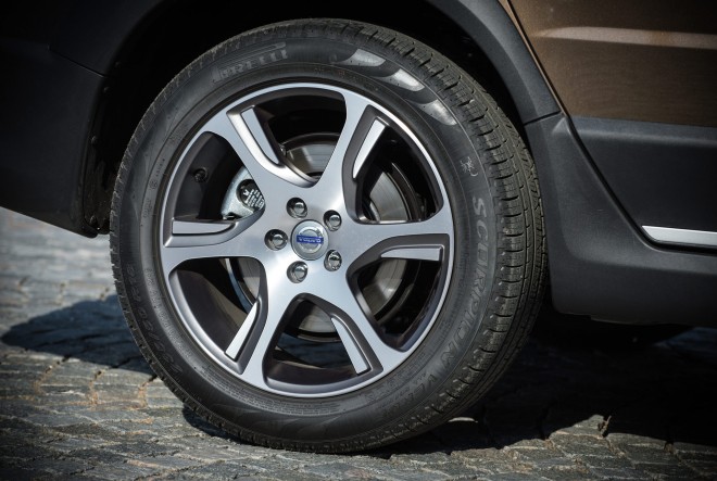 2013 Volvo XC70 Wallpapers