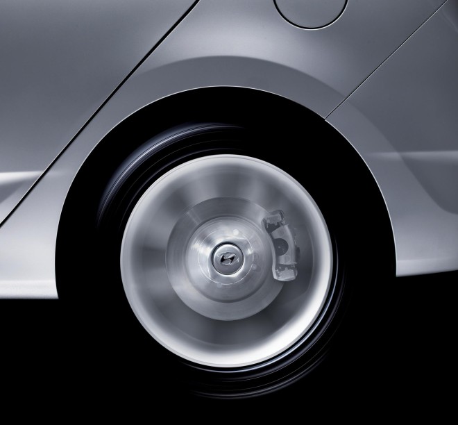 2014 Hyundai Accent Wallpapers