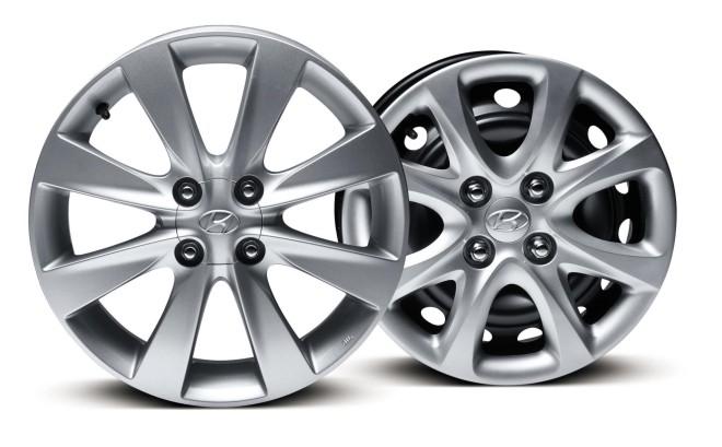 2014 Hyundai Accent Wallpapers