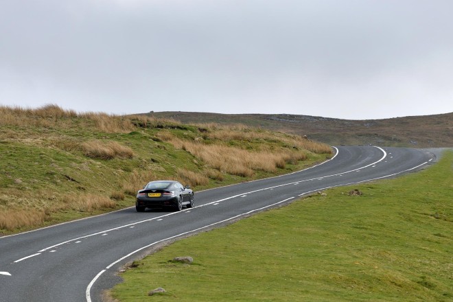 2015 Aston Martin DB9 Carbon Edition Wallpapers