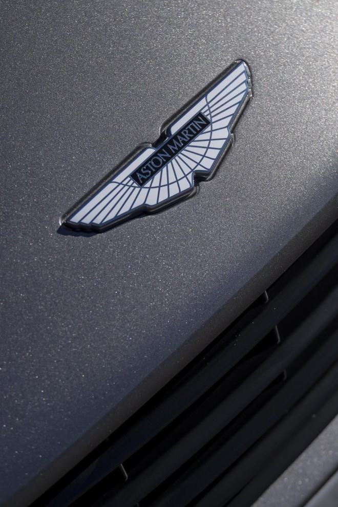 2015 Aston Martin Vanquish Wallpapers