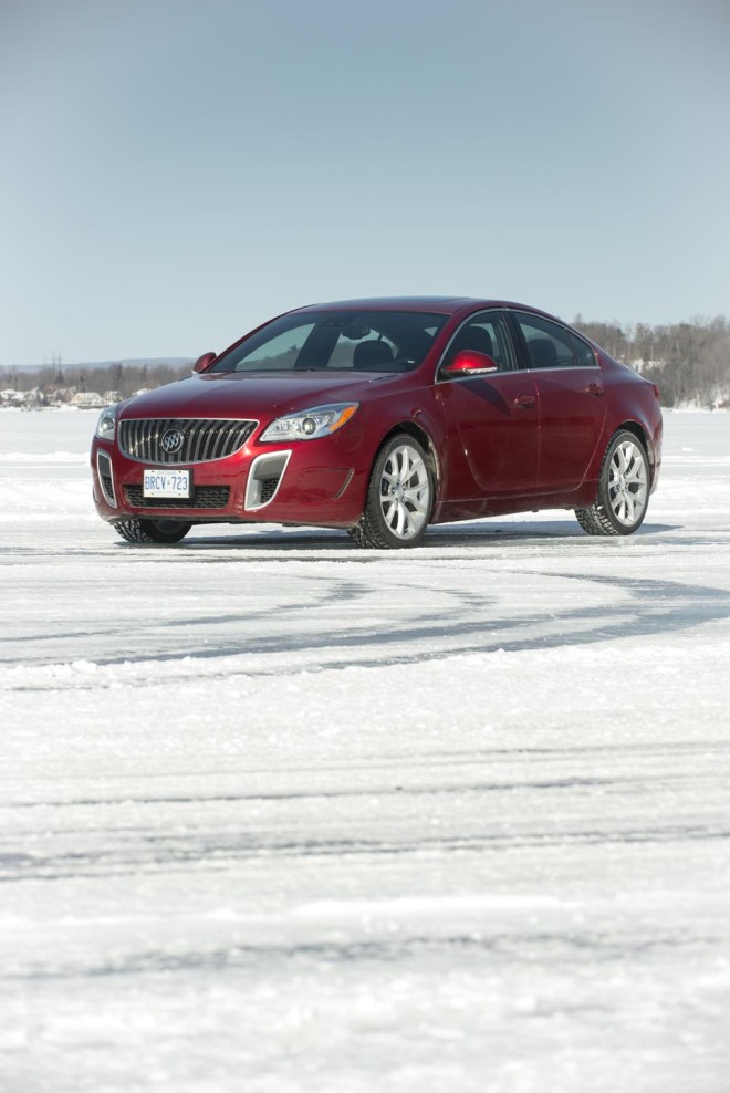 2016 Buick Regal Wallpapers