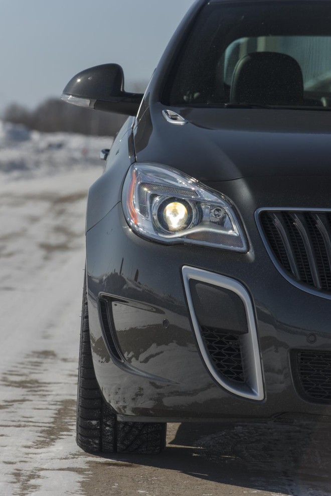 2016 Buick Regal Wallpapers