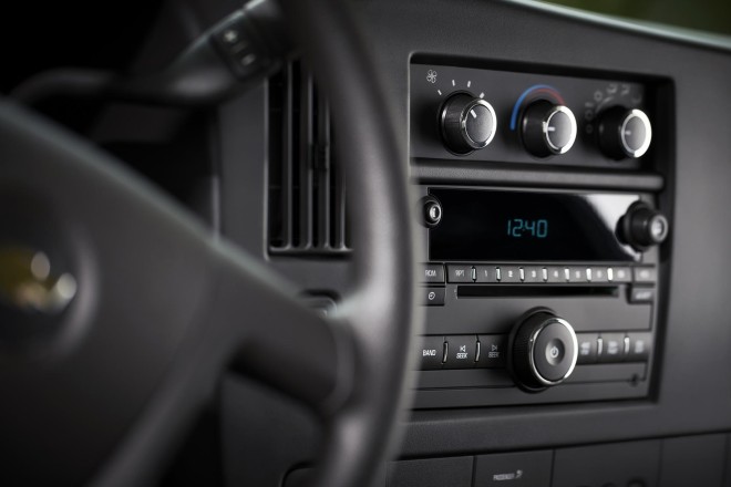 2016 Chevrolet Express Passenger Van Wallpapers