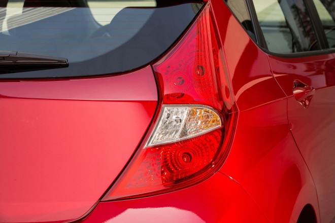 2016 Hyundai Accent Wallpapers