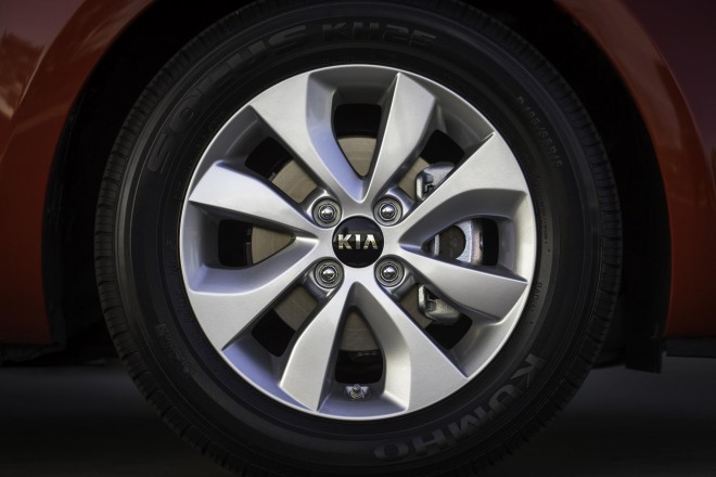 2016 Kia Rio Wallpapers