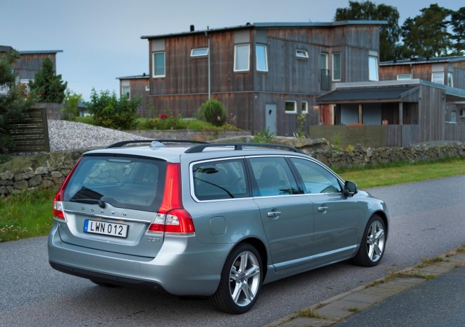 2016 Volvo V70 Wallpapers