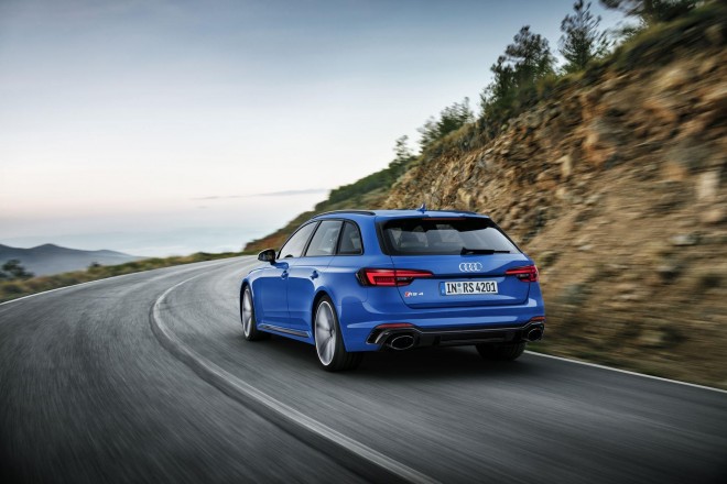 2017 Audi RS 4 Avant Wallpapers