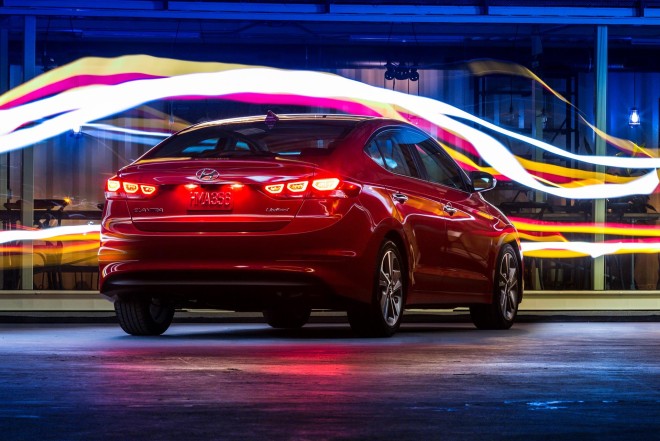 2017 Hyundai Elantra Wallpapers