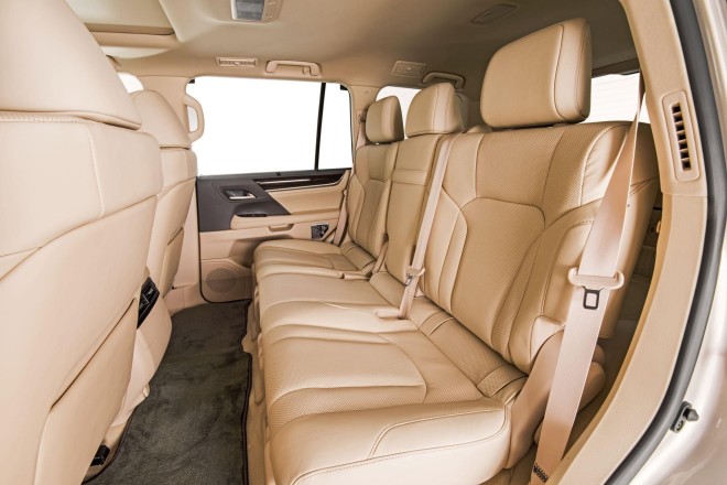 2018 Lexus LX 570 Wallpapers