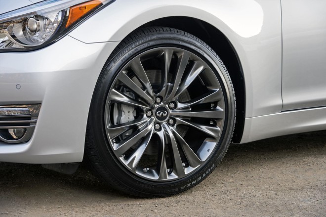 2019 Infiniti Q70 Wallpapers