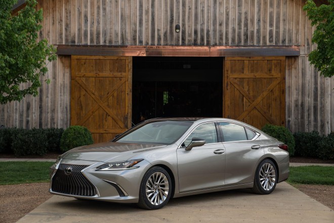 2019 Lexus ES Wallpapers