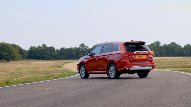 2019 Mitsubishi Outlander PHEV UK Wallpapers