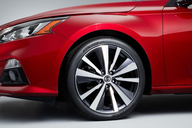 2019 Nissan Altima Wallpapers