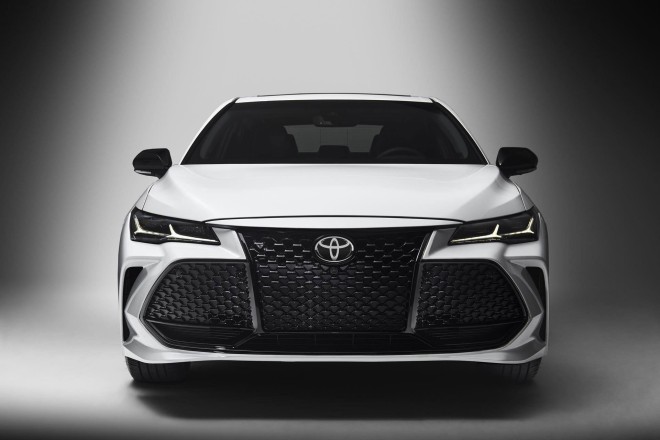 2019 Toyota Avalon Wallpapers