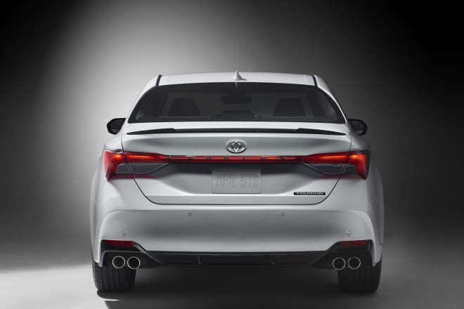 2019 Toyota Avalon Wallpapers