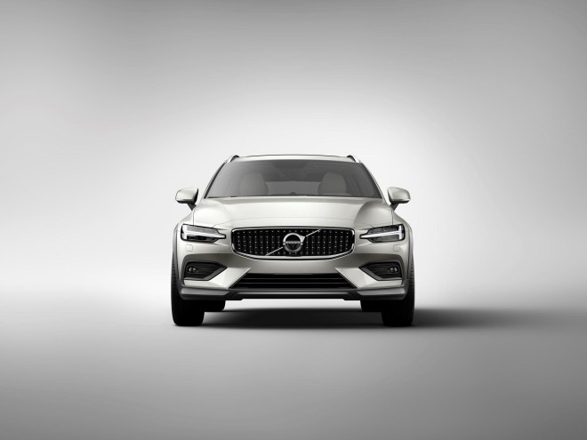 2019 Volvo V60 Cross Country Wallpapers